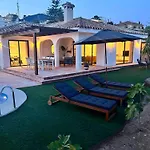 - Mediterranean With Private Pool - Vila