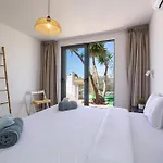 Vila - Mediterranean With Private Pool -