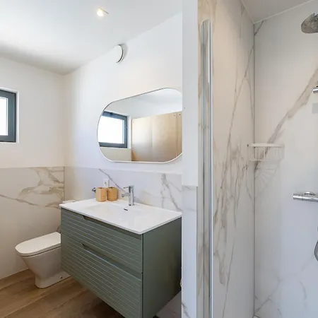 - Mediterranean With Private Pool - וילה פואנגירולה