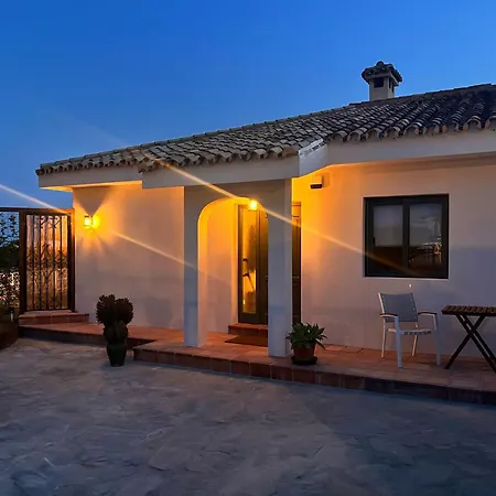 - Mediterranean With Private Pool - Fuengirola