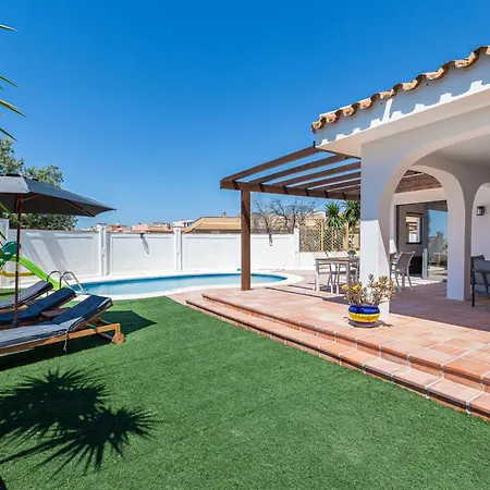 - Mediterranean With Private Pool - Villa *