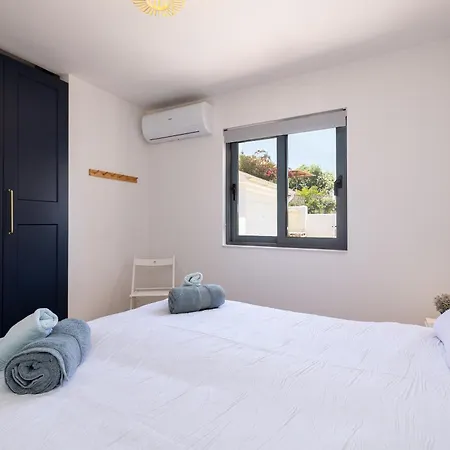 - Mediterranean With Private Pool - * פואנגירולה