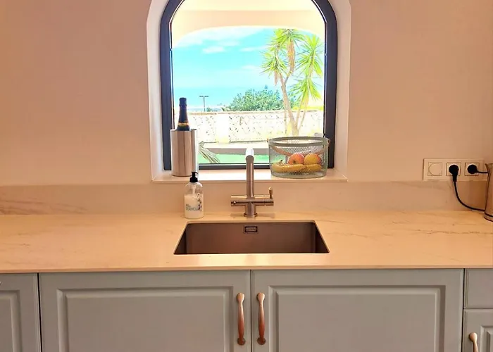 - Mediterranean With Private Pool - Вилла *