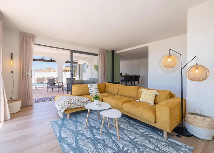 - Mediterranean With Private Pool -